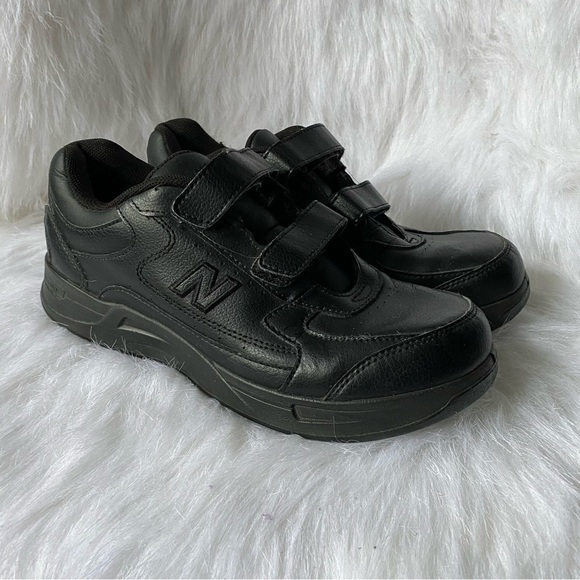 New Balance Women’s Size 9.5 Black Velcro Slip On‎ Sneaker’s - Picture 1 of 7